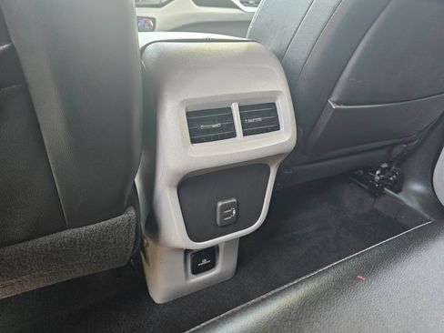 Used 2023 GMC Terrain SLT w/ Infotainment Package II AWD/4WD image 37