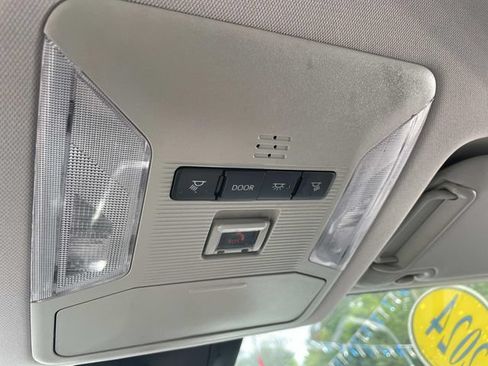 Used 2024 Toyota RAV4 XLE FWD image 29
