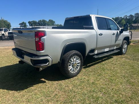 Used 2022 Chevrolet Silverado 2500 High Country w/ Z71 Off-Road Package image 12