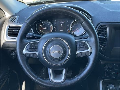 Used 2019 Jeep Compass Latitude image 13