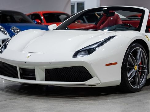 Used 2018 Ferrari 488 Spider image 63