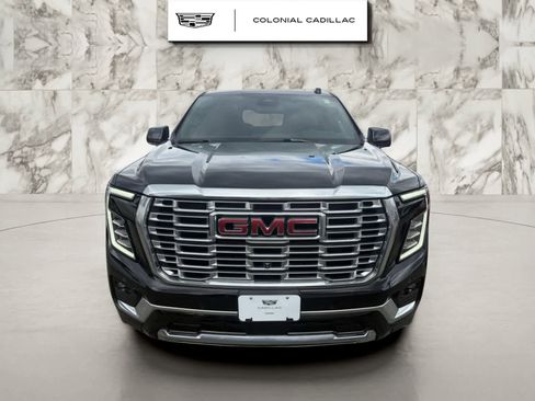Used 2025 GMC Yukon XL Denali AWD/4WD image 8