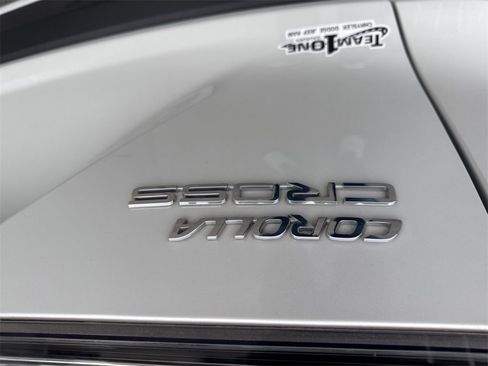 Used 2023 Toyota Corolla Cross XLE image 28