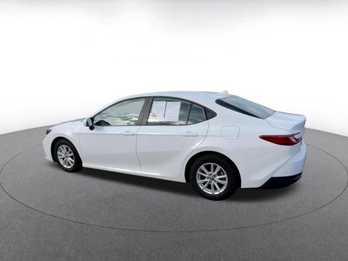Used 2025 Toyota Camry LE image 10
