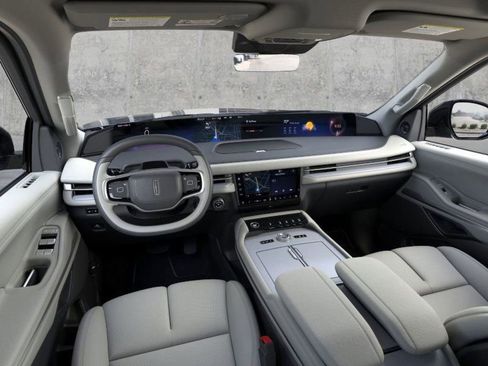 New 2026 Lincoln Navigator L Reserve AWD/4WD image 9