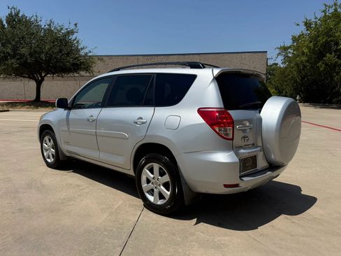 Used 2008 Toyota RAV4 Limited w/ Tow Prep Pkg FWD image 4