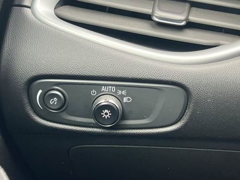 Used 2023 Chevrolet Malibu LT image 38