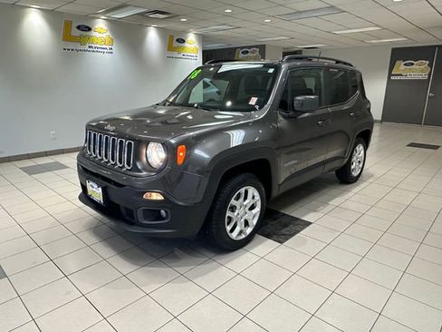 Used 2018 Jeep Renegade Latitude AWD/4WD image 2