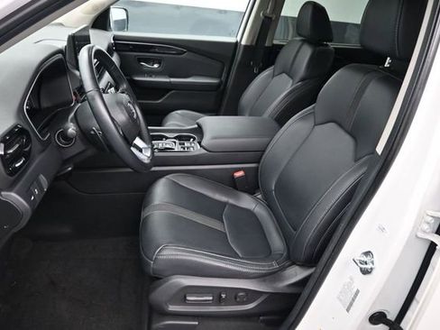 Certified 2025 Honda Pilot EX-L image 17