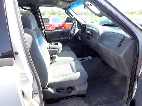 Used 2002 Ford F150 XLT AWD/4WD image 9