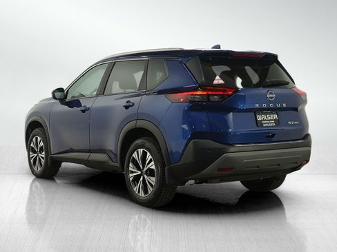 Used 2023 Nissan Rogue SV w/ SV Premium Package image 3