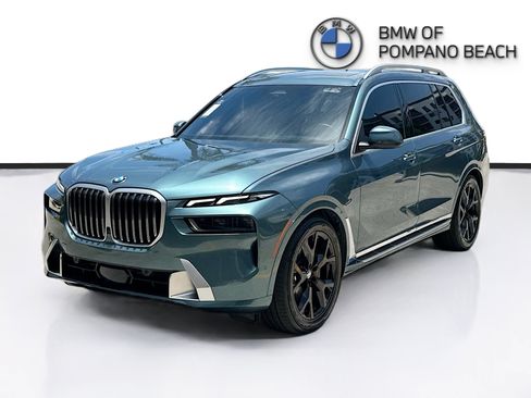 Used 2025 BMW X7 xDrive40i AWD/4WD image 3