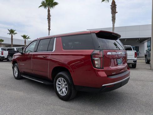 Certified 2022 Chevrolet Suburban LT w/ Luxury Package RWD image 5