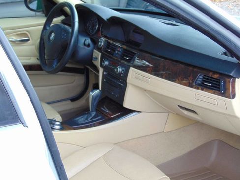 Used 2007 BMW 328xi Wagon image 25