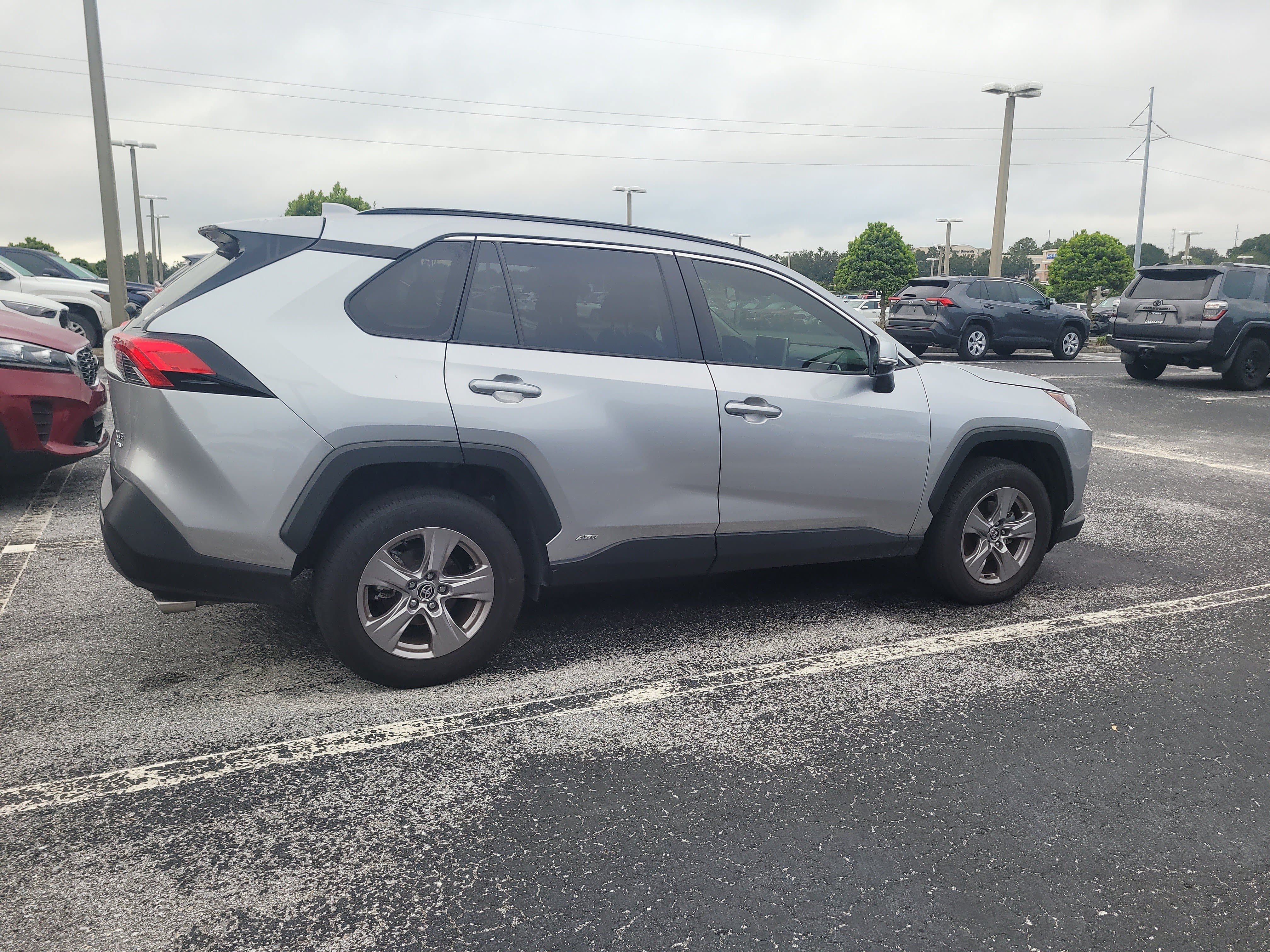 Used 2025 Toyota RAV4 XLE AWD/4WD image 10