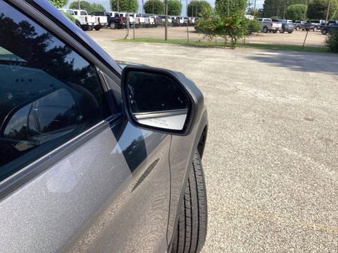 Used 2022 Ford Explorer XLT w/ Equipment Group 202A image 25