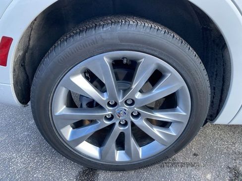 Used 2023 Buick Envision Avenir image 12