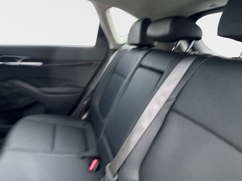 Used 2025 Kia Seltos EX FWD image 11