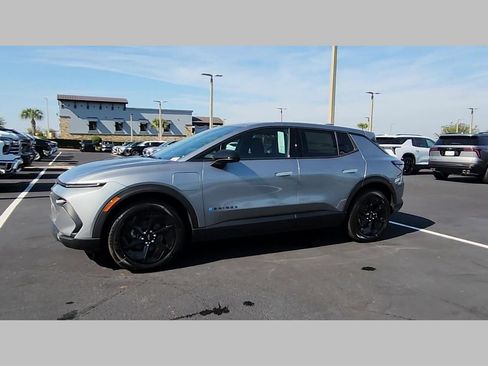 New 2026 Chevrolet Equinox EV LT w/ Comfort Package image 16