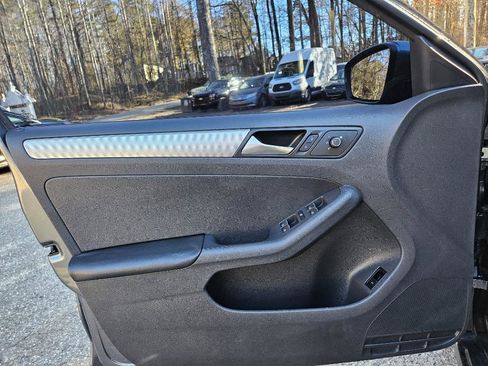 Used 2016 Volkswagen Jetta SE image 15