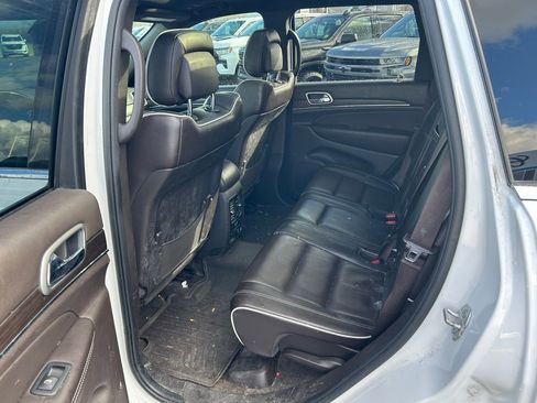 Used 2018 Jeep Grand Cherokee Overland AWD/4WD image 4