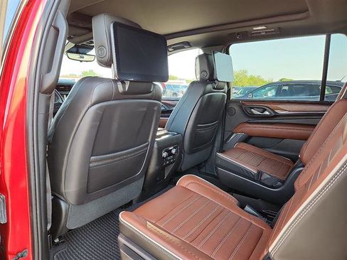 Certified 2023 GMC Yukon XL Denali Ultimate image 9