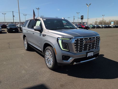 New 2026 GMC Yukon Denali w/ Sun & Power Step Package image 3