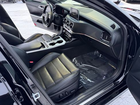 Used 2021 Kia Stinger GT2 image 29