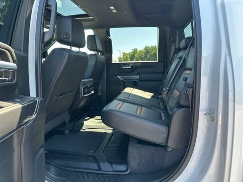 Used 2022 GMC Sierra 3500 AT4 w/ AT4 Preferred Package AWD/4WD image 17