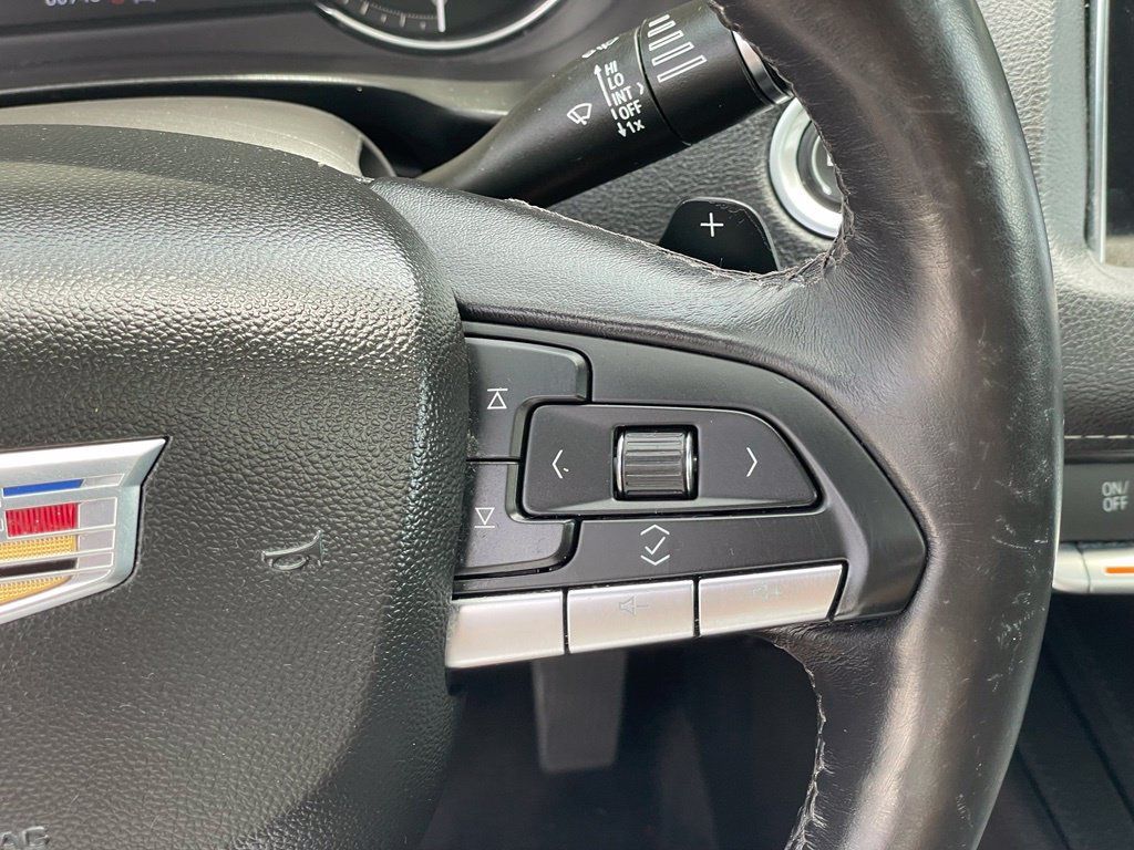 Used 2021 Cadillac XT4 Luxury w/ Cold Weather Package AWD/4WD image 19