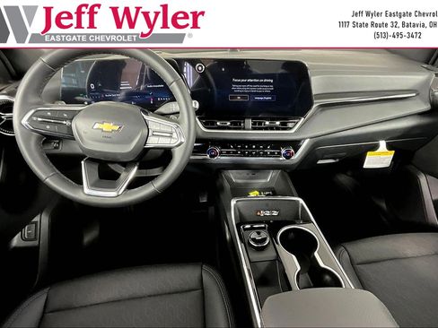 New 2026 Chevrolet Equinox LT w/ Convenience Package II FWD image 10