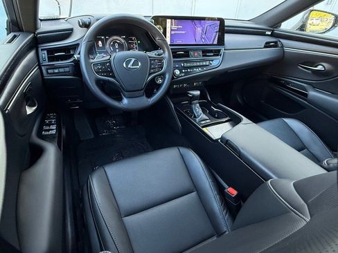 Certified 2025 Lexus ES 300h w/ Premium Package image 14