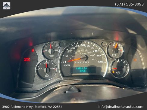 Used 2017 Chevrolet Express 2500 RWD image 22