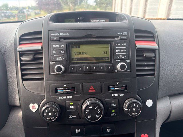 Used 2011 Kia Sedona LX FWD image 2