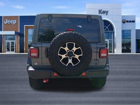 Used 2022 Jeep Wrangler Unlimited Rubicon w/ Cold Weather Group AWD/4WD image 4
