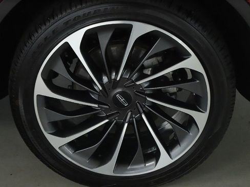 Certified 2025 Lincoln Aviator Reserve w/ Equipment Group 201A image 39