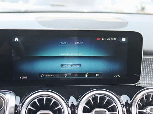 Used 2020 Mercedes-Benz GLB 250 4MATIC image 23