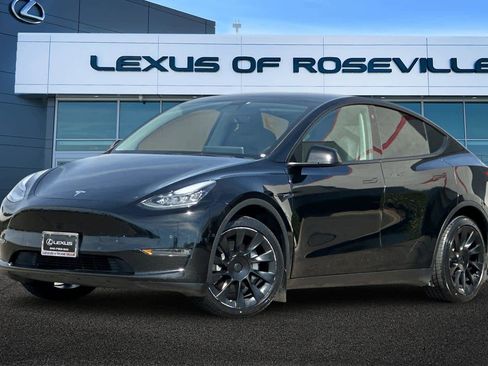 Used 2021 Tesla Model Y Long Range image 1