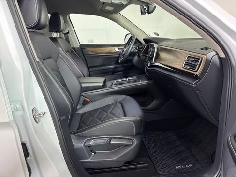 Certified 2026 Volkswagen Atlas SE AWD/4WD image 4