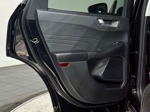Used 2021 Ford Escape SE FWD image 37