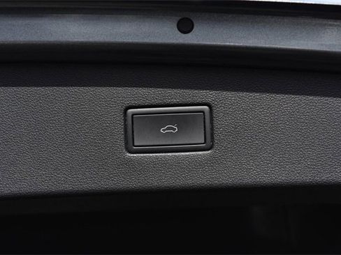 Certified 2024 Volkswagen Tiguan SE image 27