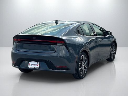 Used 2025 Toyota Prius XLE image 5