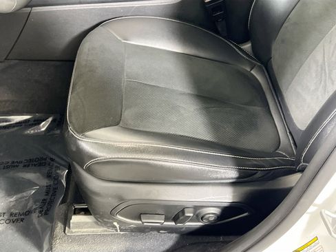 Used 2023 Jeep Grand Cherokee Altitude image 18