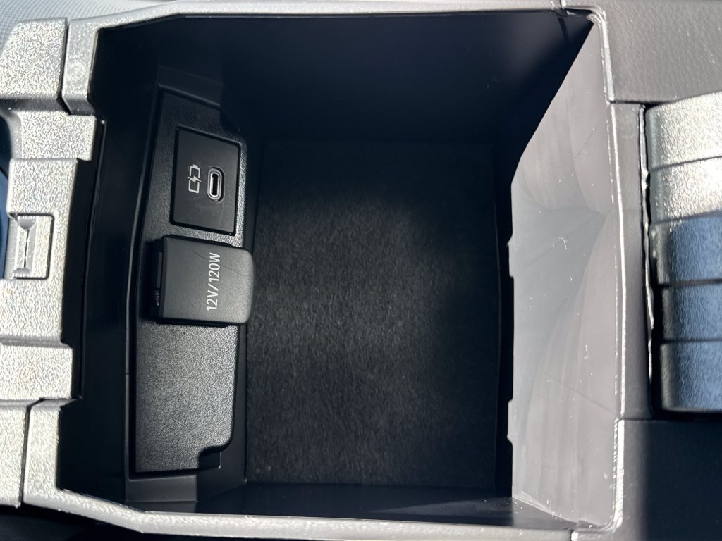 Used 2025 Toyota Corolla LE FWD image 28