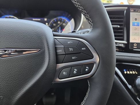 New 2026 Chrysler Pacifica Select FWD image 40