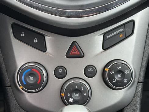 Used 2018 Chevrolet Sonic LT w/ Convenience Package image 13