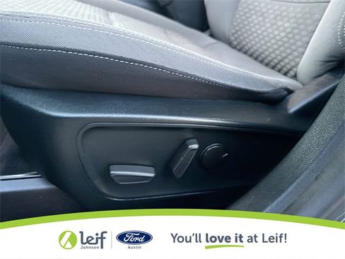 Used 2020 Ford Escape SE image 18