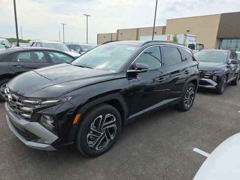 Used 2025 Hyundai Tucson Limited AWD/4WD image 1