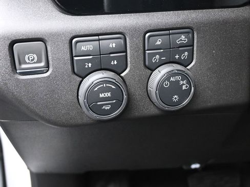 Used 2025 Chevrolet Silverado 1500 LT w/ Z71 Off-Road Package image 21