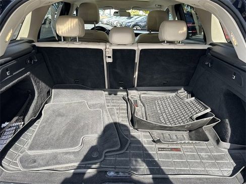 Used 2019 Mercedes-Benz GLC 300 4MATIC image 16